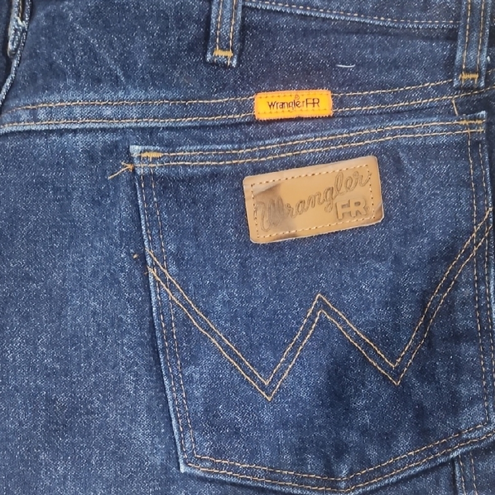 Wrangler Men's Dark Blue Relaxed Jeans